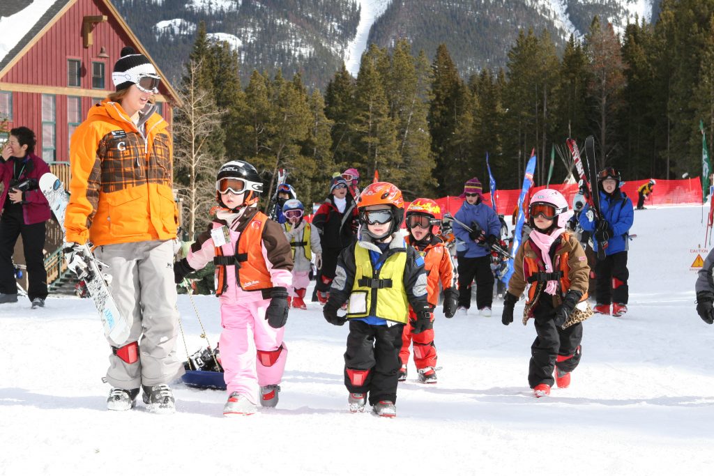 Orange and flaik keep track of lost skiers in real time with GPS