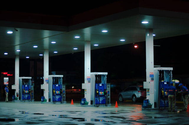 Monitoring traffic volume in a petrol station with PLC Arduino