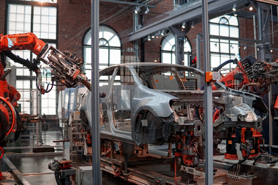How the equipment as-a-service model is transforming traditional business in high investment sectors